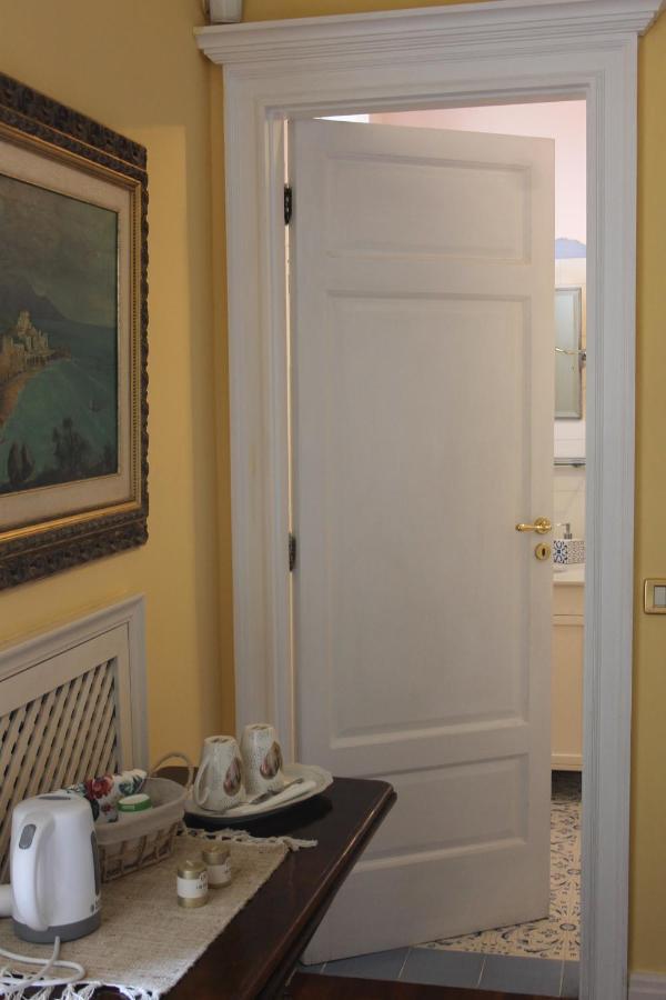 B&B Le Sorelle Napoli Esterno foto