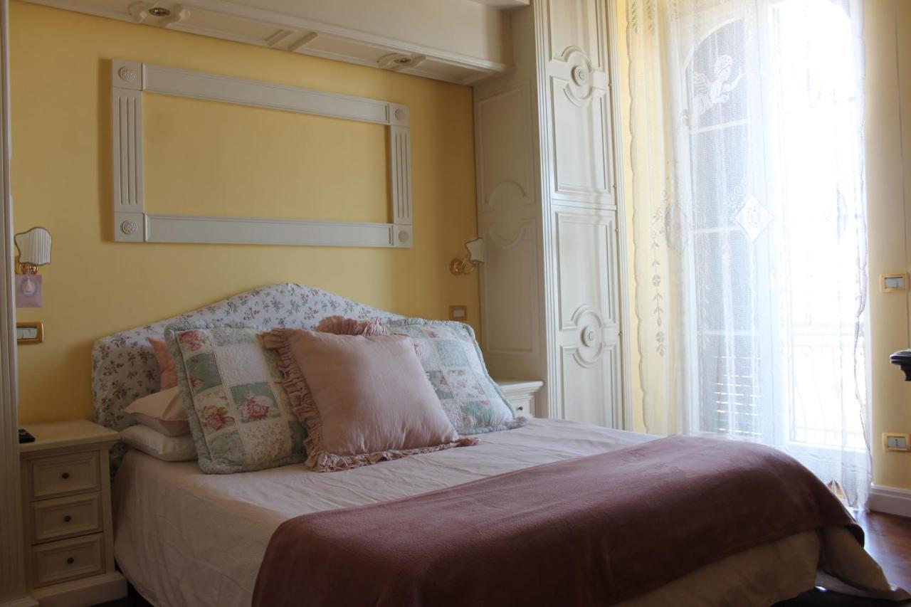 B&B Le Sorelle Napoli Esterno foto